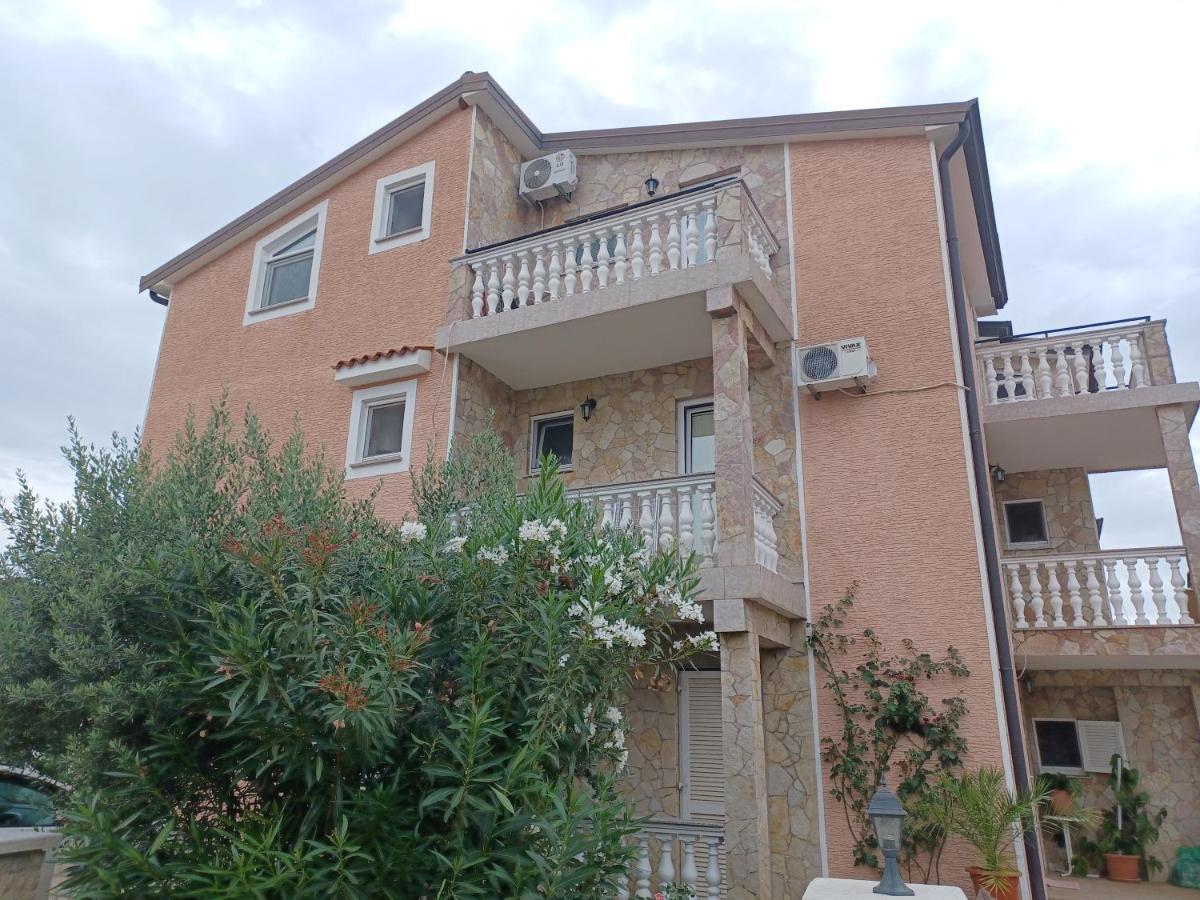 Apartments Vesna Nova Vas  エクステリア 写真
