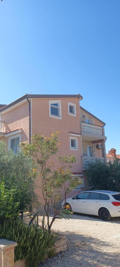 Apartments Vesna Nova Vas  エクステリア 写真